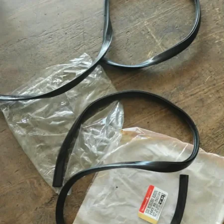 Side Mudguard rubber beeding Bajaj/Ape City Old